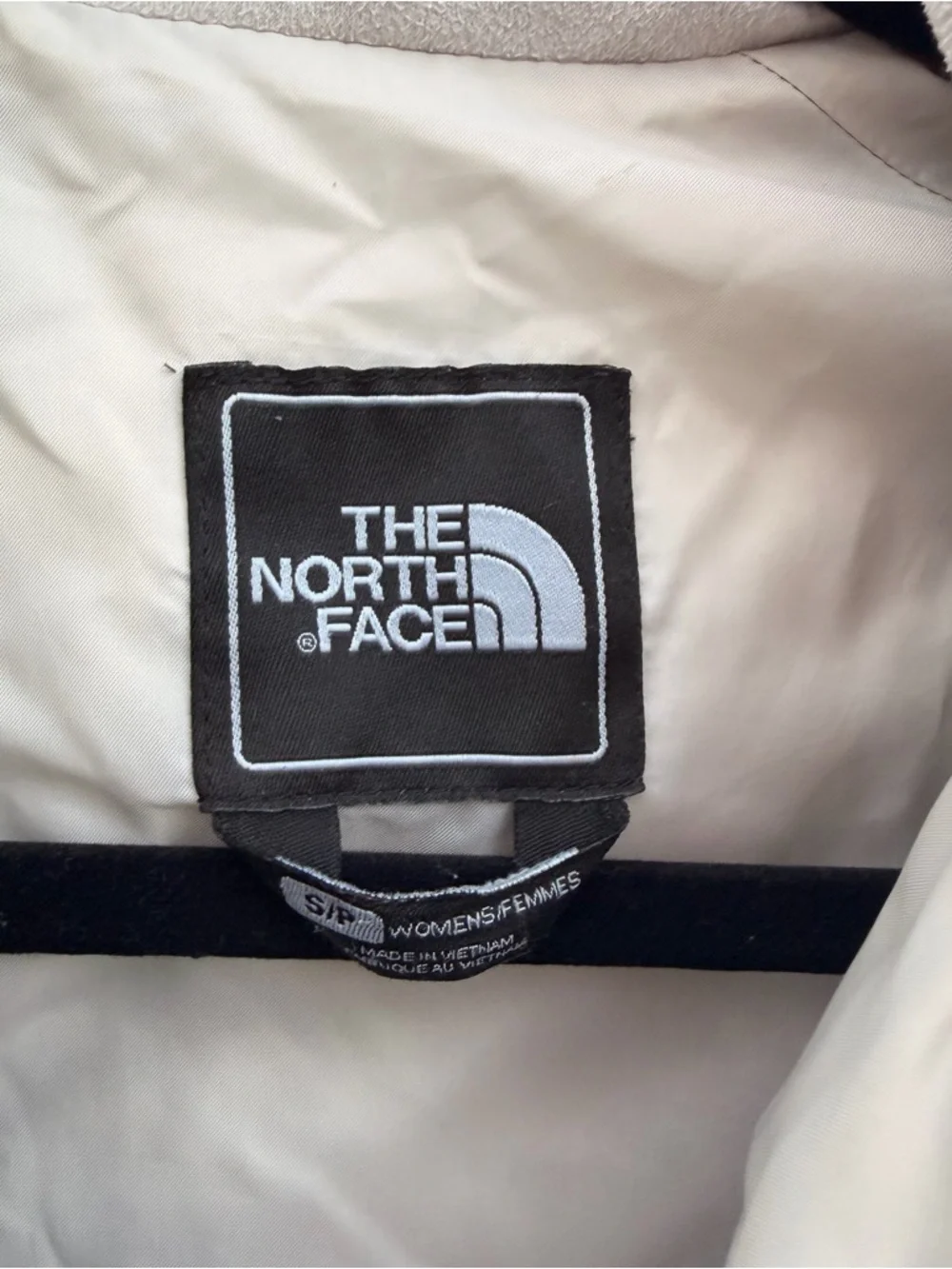 The North Face Black Quilted Puffer coat. Size small - Picture 6 of 13